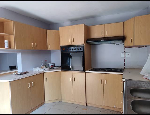 5 BEDROOM HOUSE TO LET IN MONTFORD